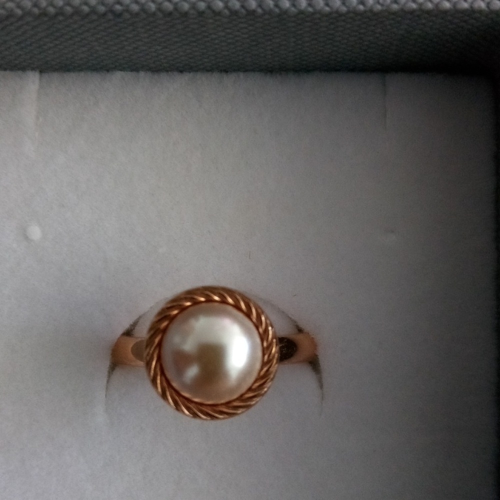 Ring - Picture 2 of 4